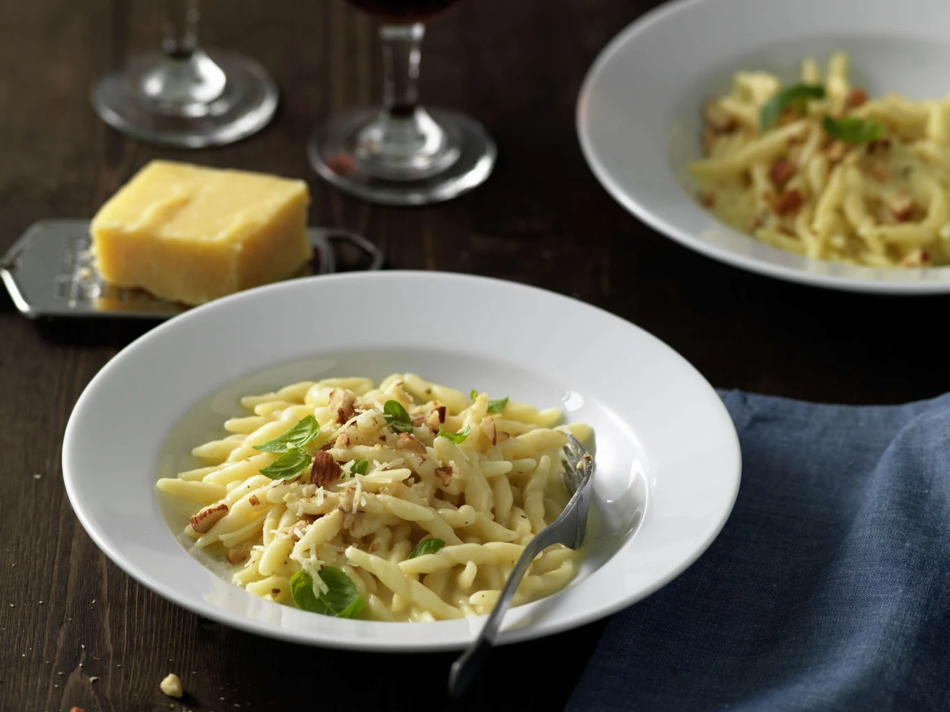 Trofie avec sauce au citron vert, amandes et basilic
