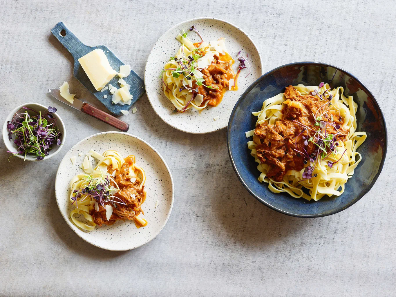 Spalla di manzo sfilacciata con tagliatelle