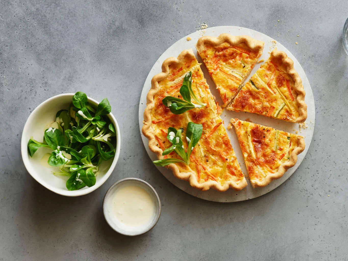 Quiche alle verdure con pasta alla spelta