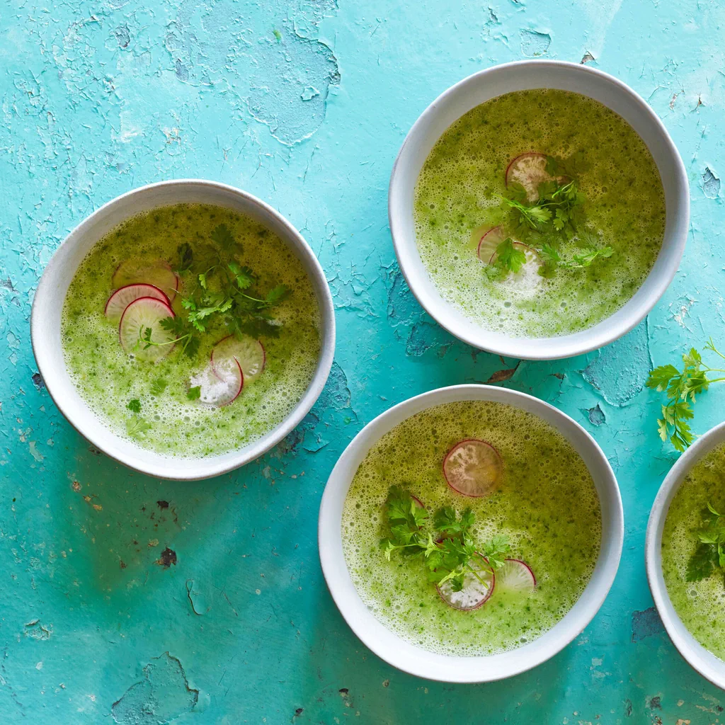Soupe froide au concombre et au cerfeuil