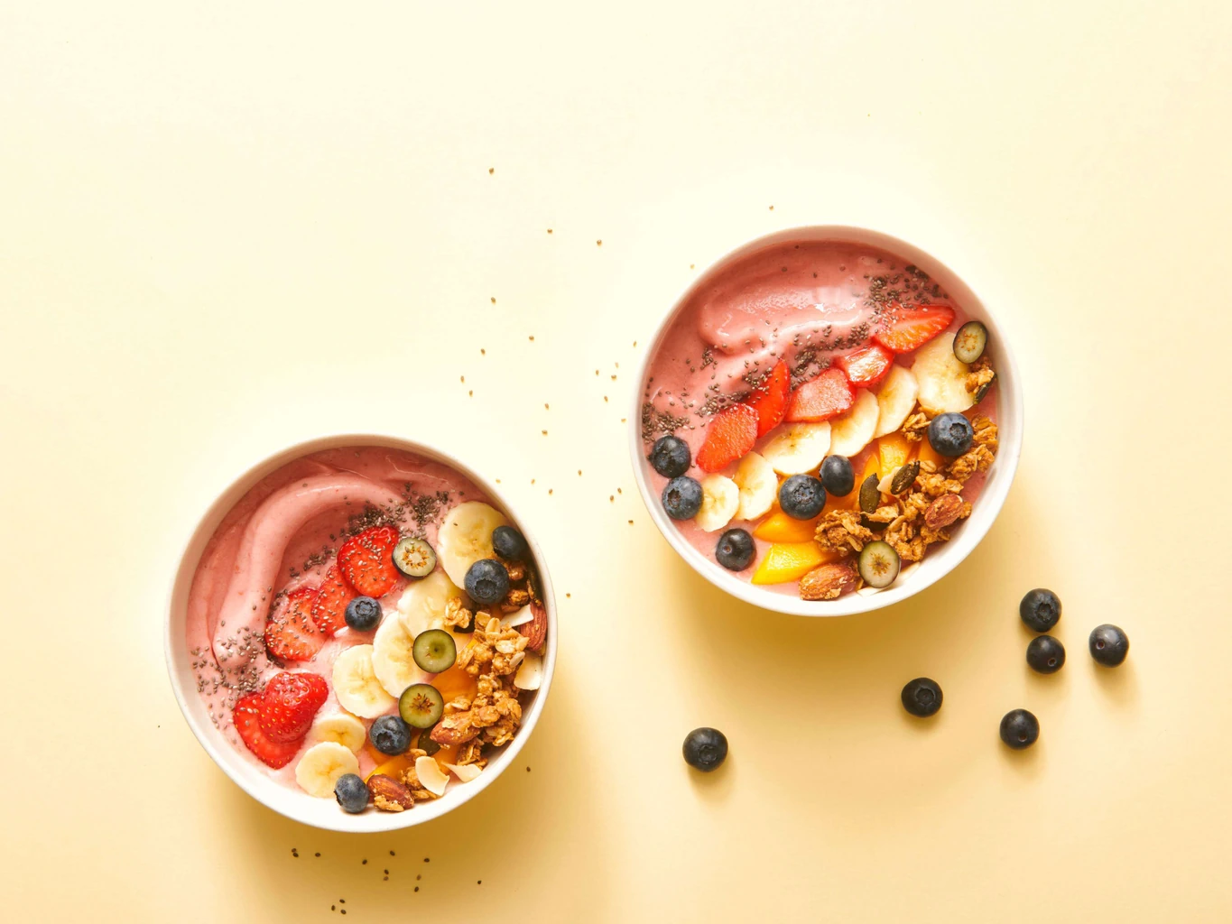 Granola-Smoothie-Bowl