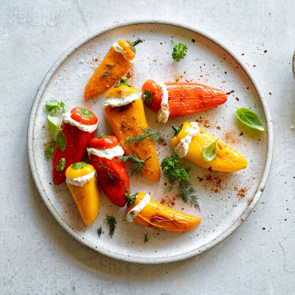 Gefüllte Peperoni mit Honig-Frischkäse