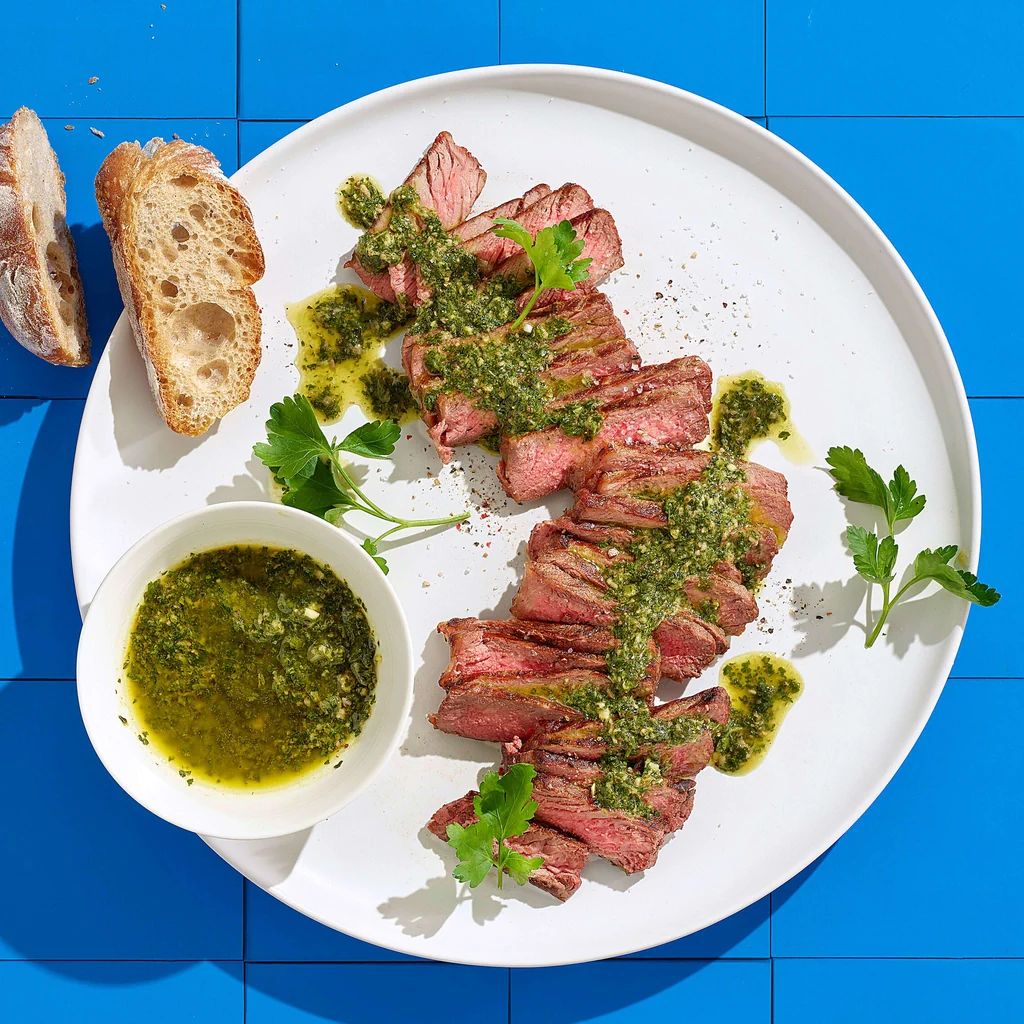 Kaltes Entrecôte mit Kräutersalsa