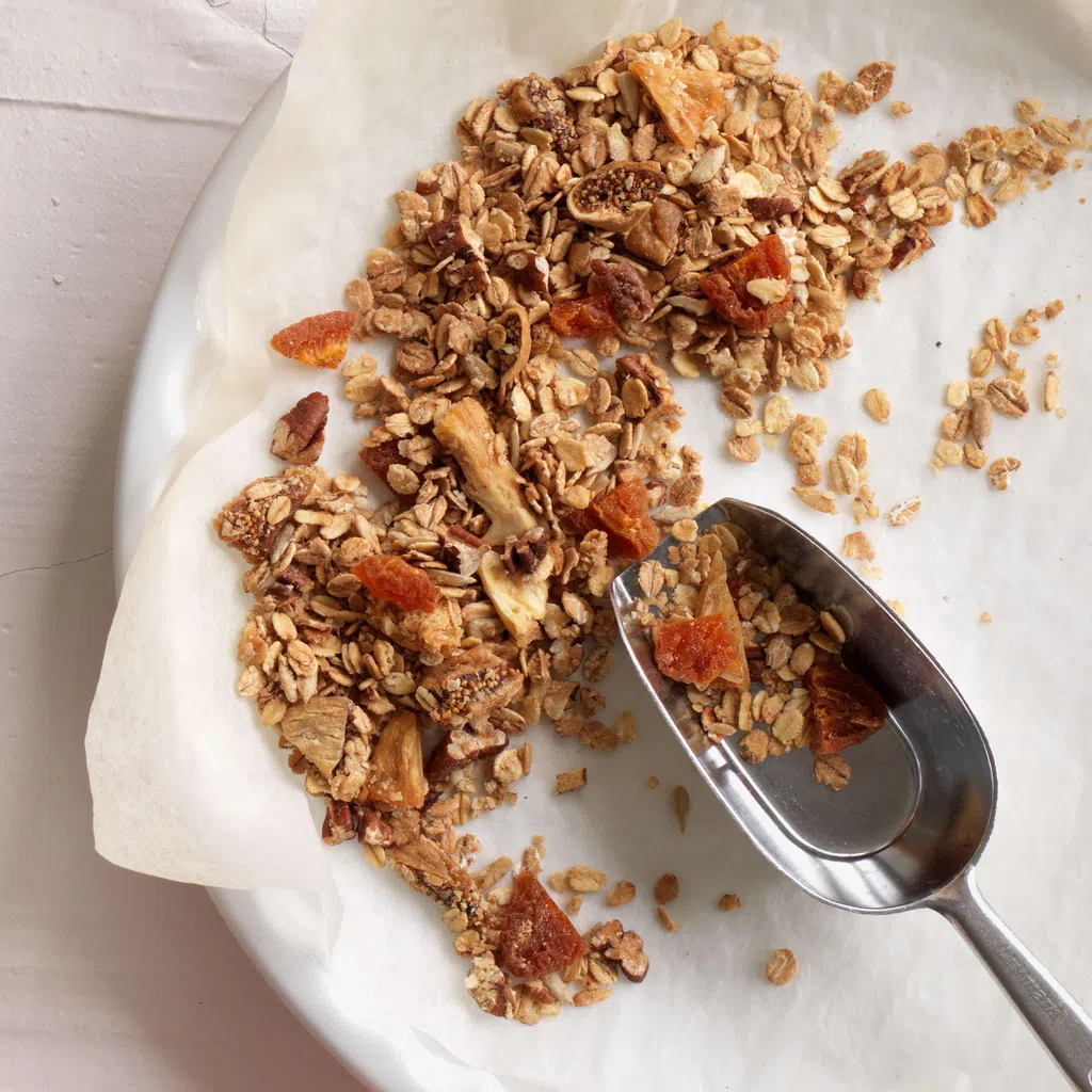 Granola mit Dörrobst