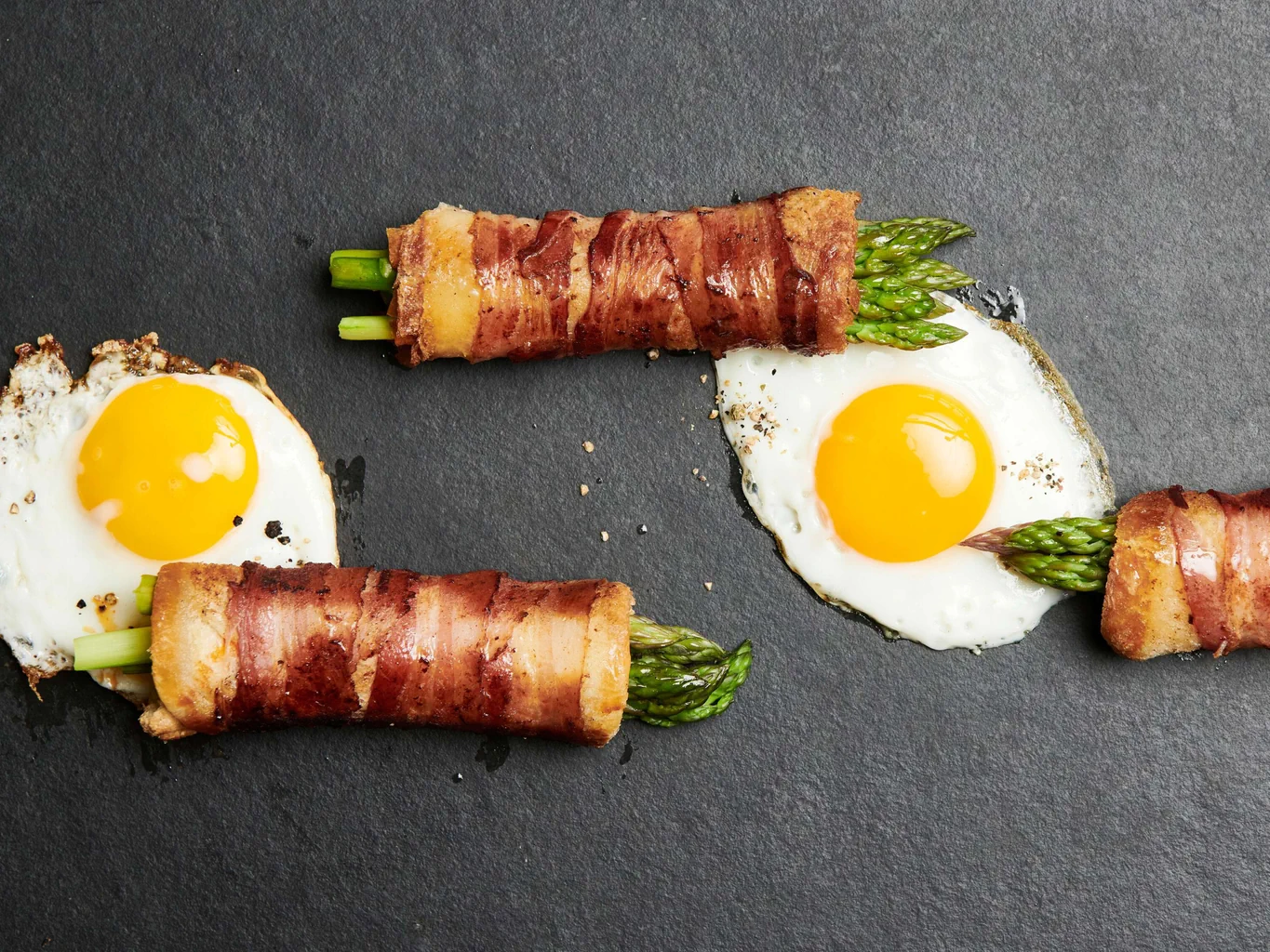 Spargel-Toast-Rollen
