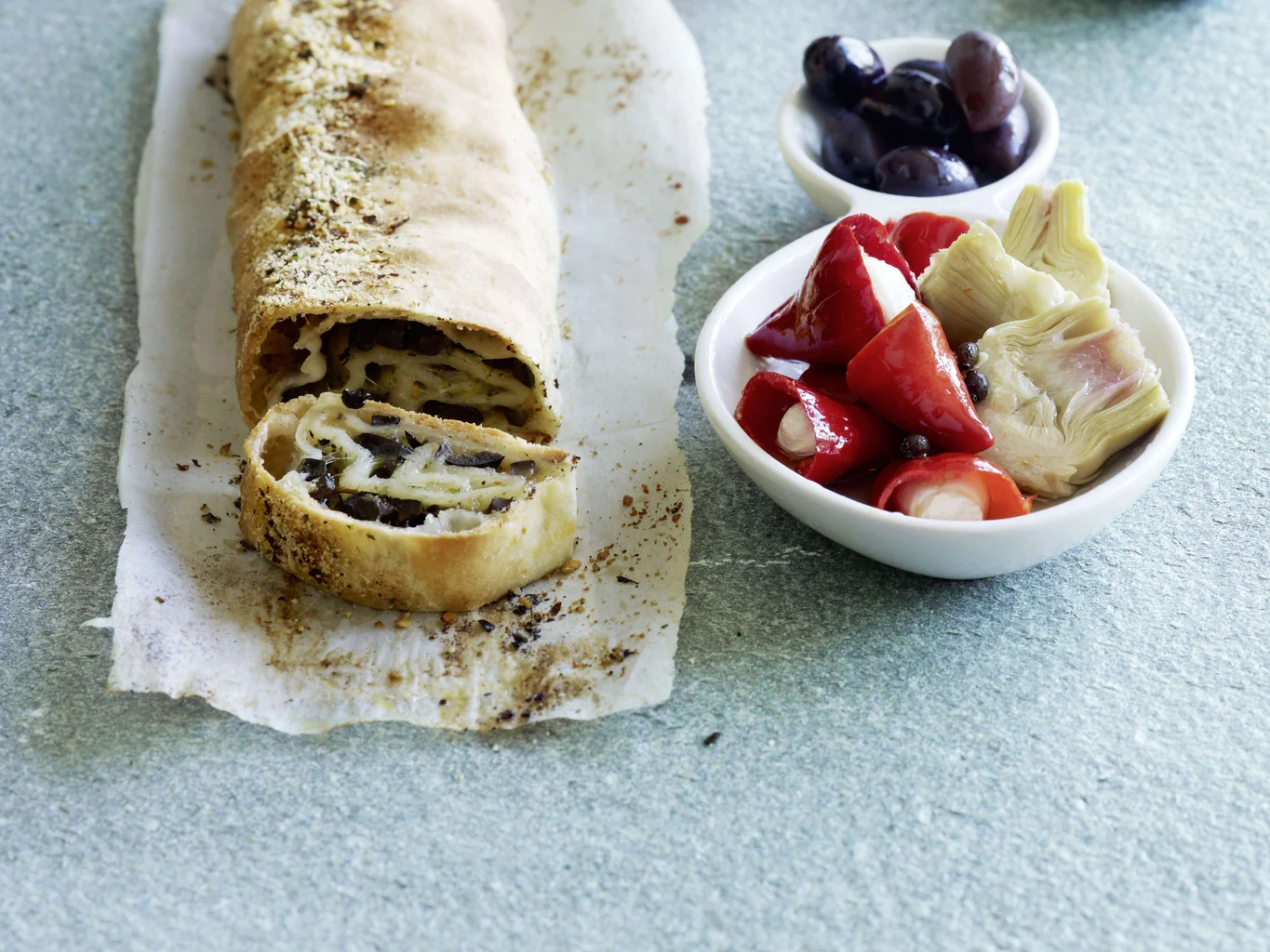 Mozzarella-Oliven-Rolle