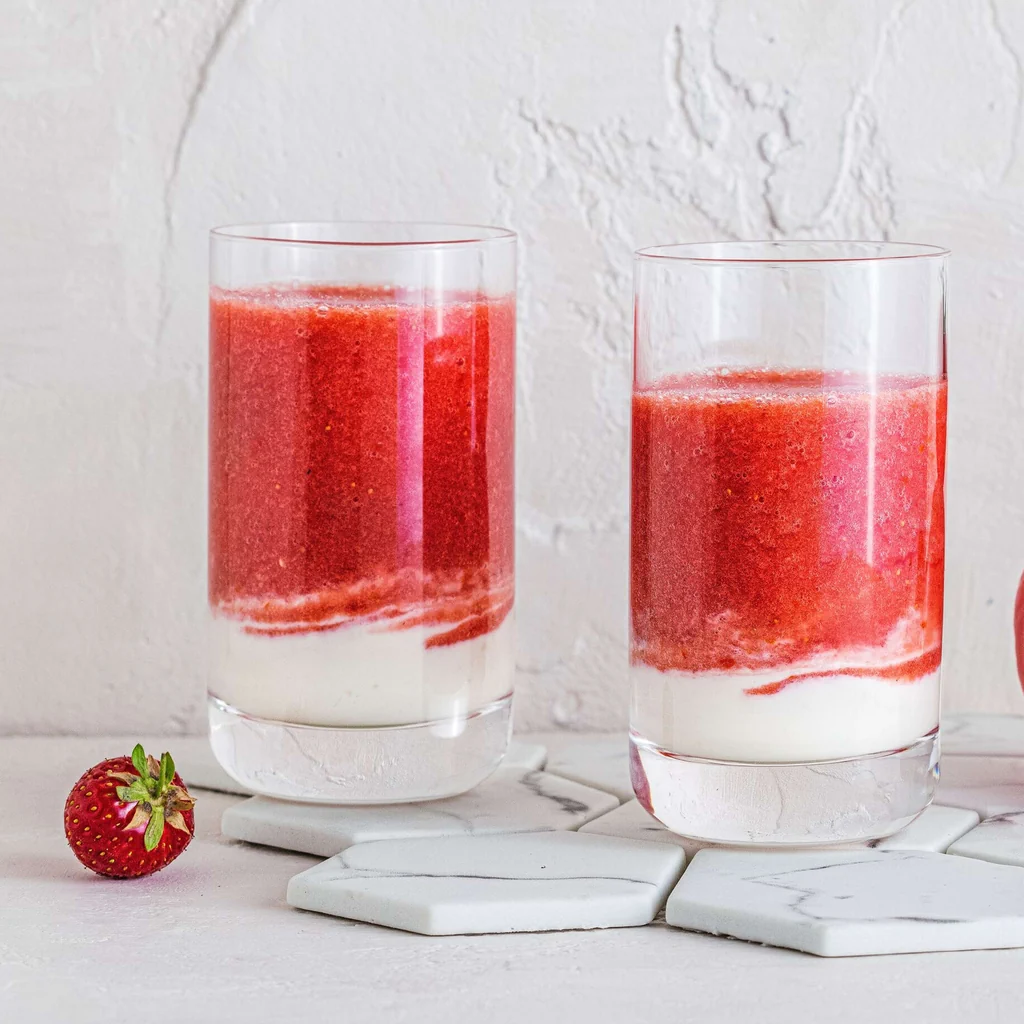 Smoothie fragola-pomodoro allo skyr