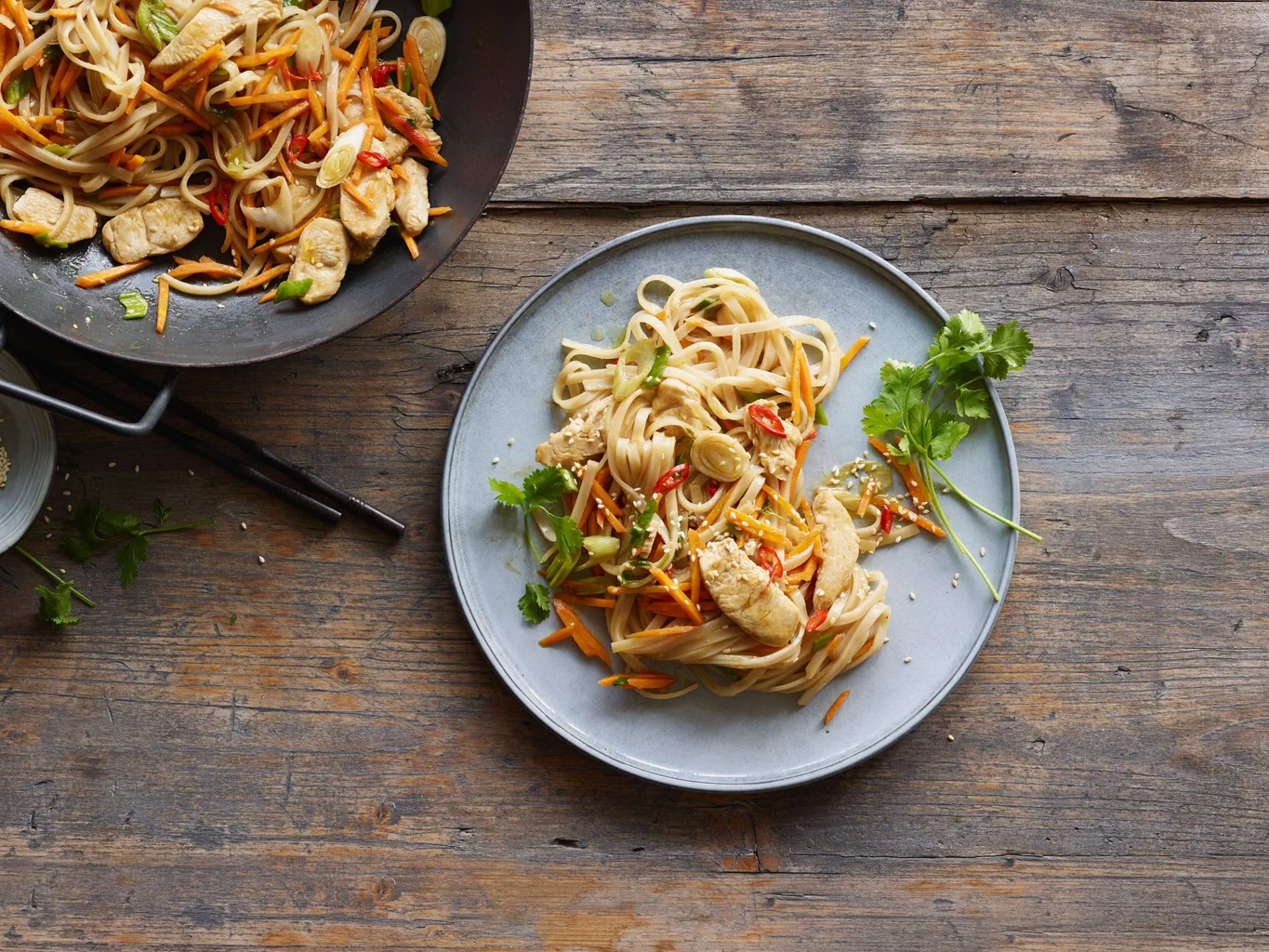 Tagliatelle di riso saltate con salsa hoisin