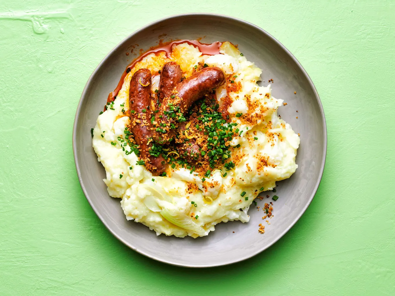 Purée au chou-fleur avec petites saucisses 