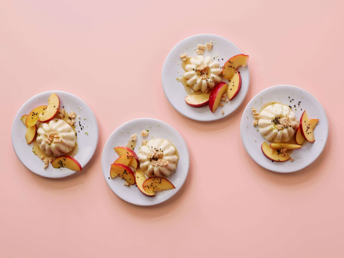 Panna cotta al sesamo con nettarine