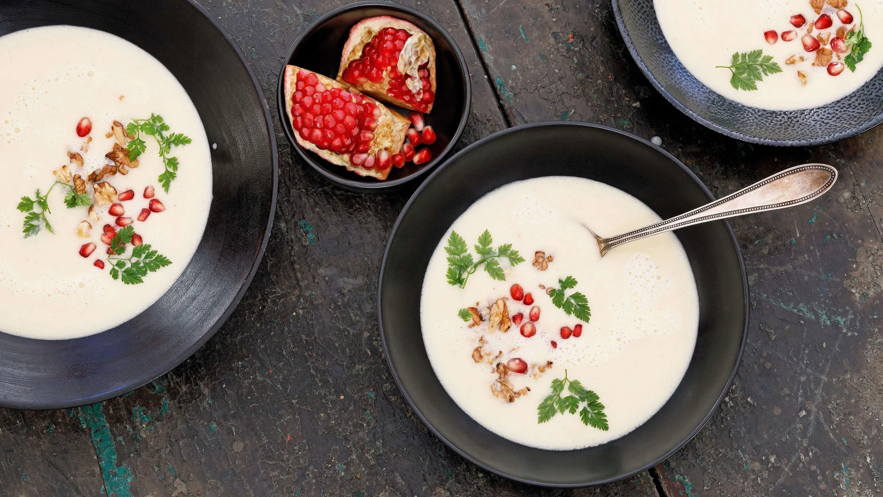 Pastinakensuppe mit Granatapfel