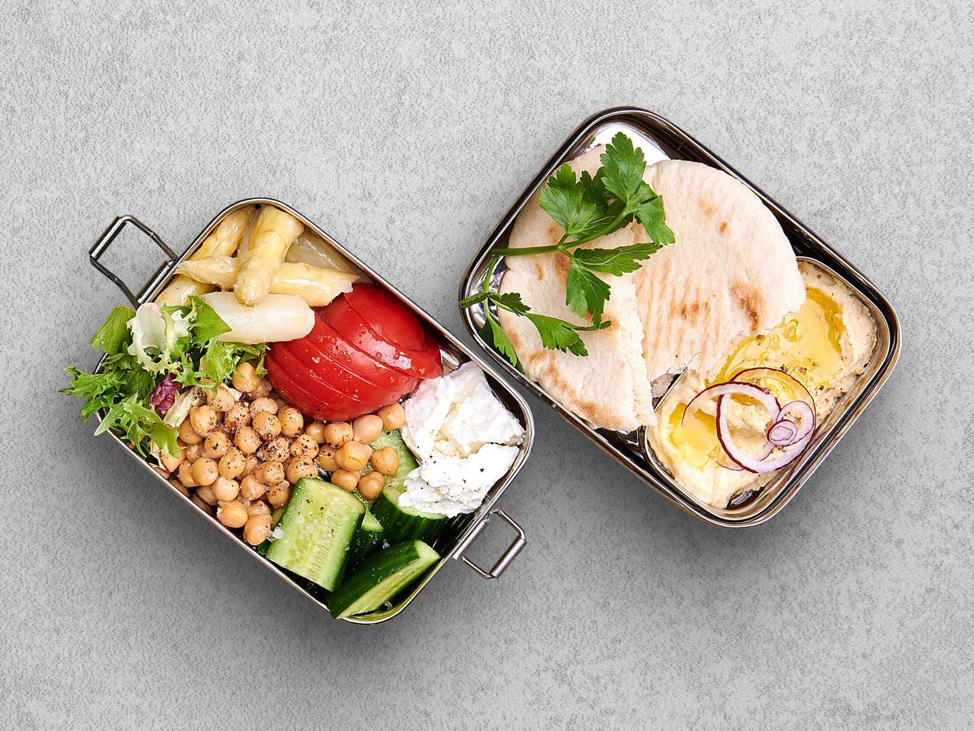 Salade mêlée avec asperges et pois chiches