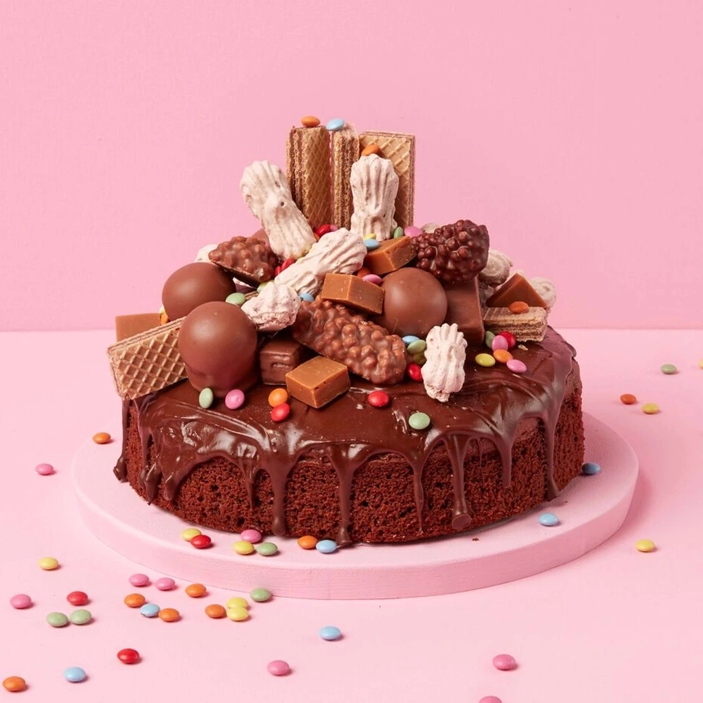 Schokoladenkuchen mit Toppings