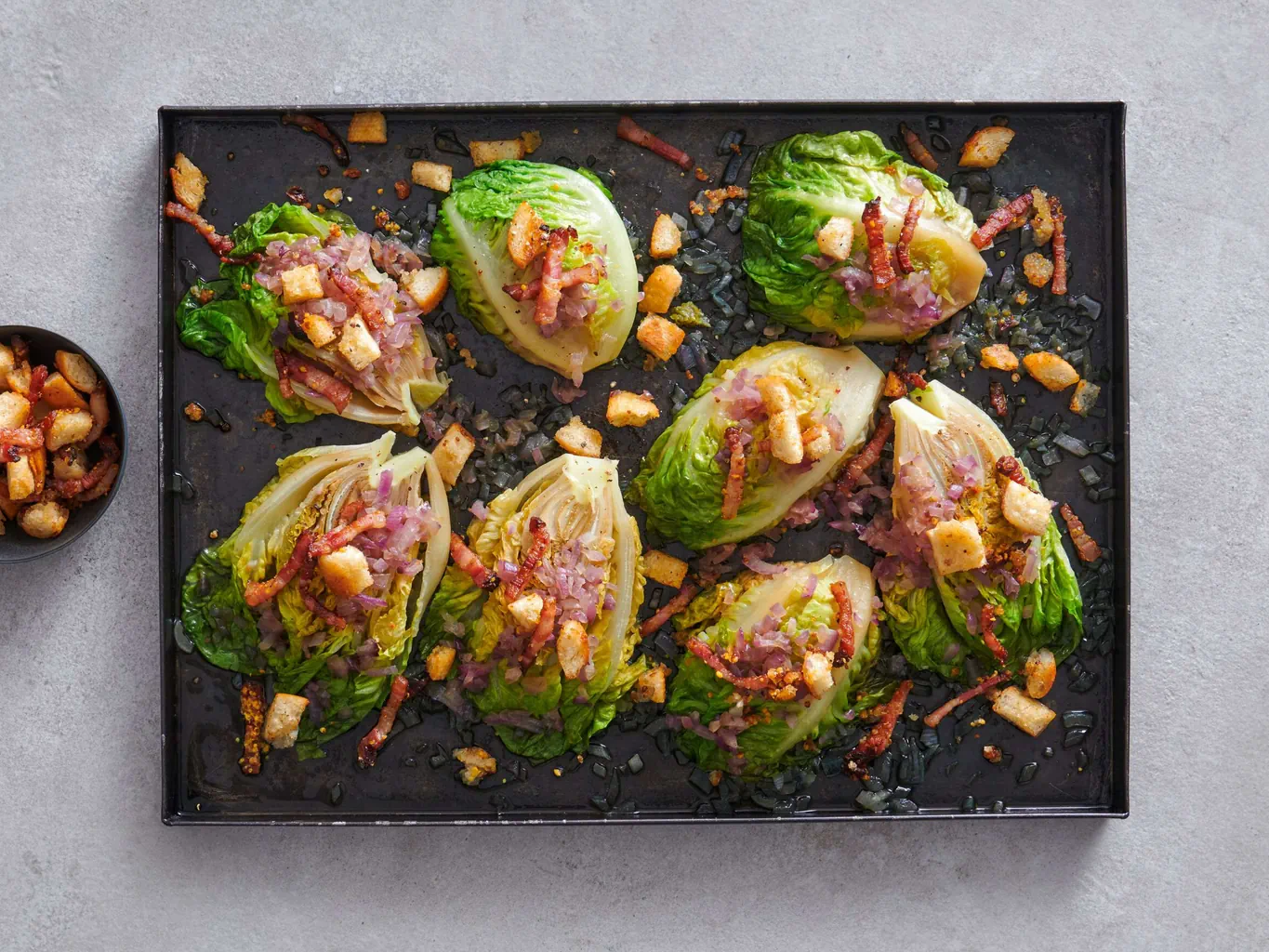 Lattich mit Speckcroûtons