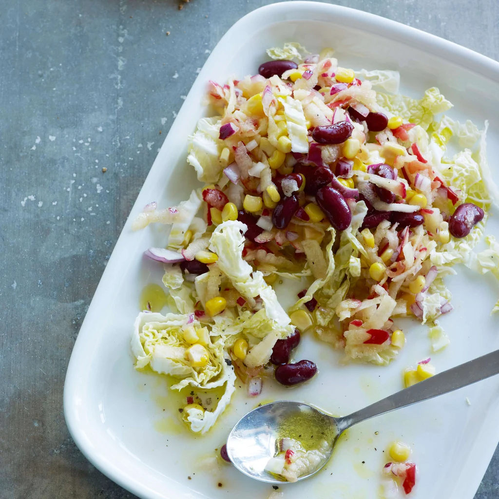 Salade hivernale aux pommes et aux haricots rouges