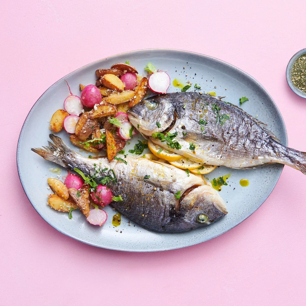 Orata con patate e ravanelli