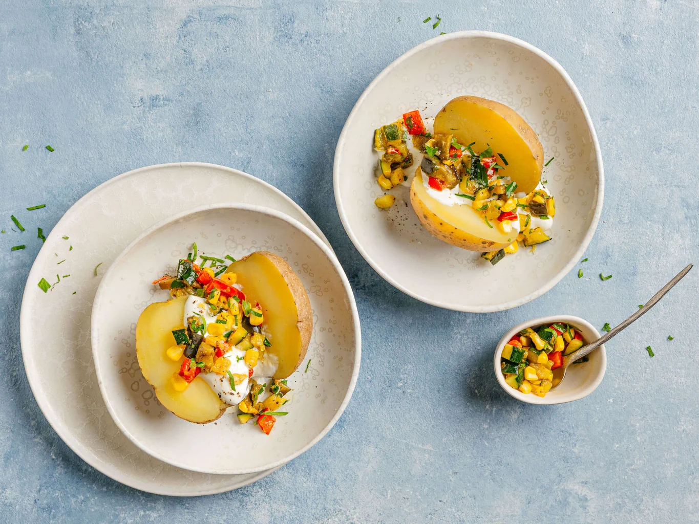 Baked potatoes con dadolata di verdure grigliate