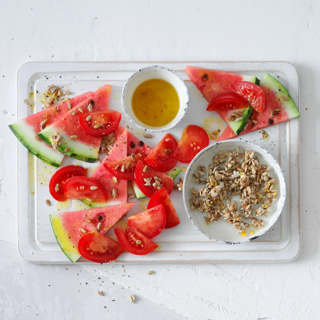 Insalata di anguria e pomodori