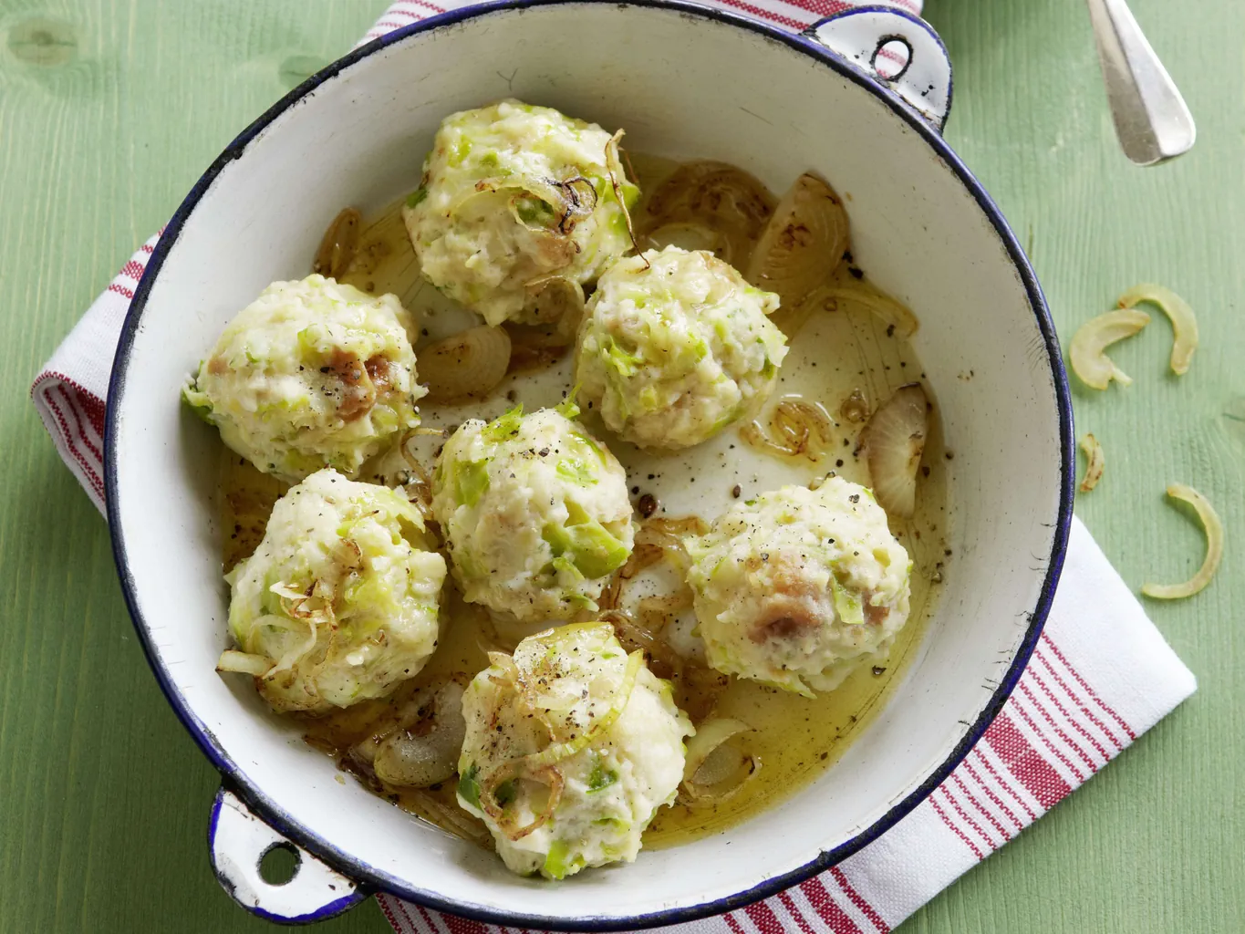 Rosenkohl-Brot-Knödel