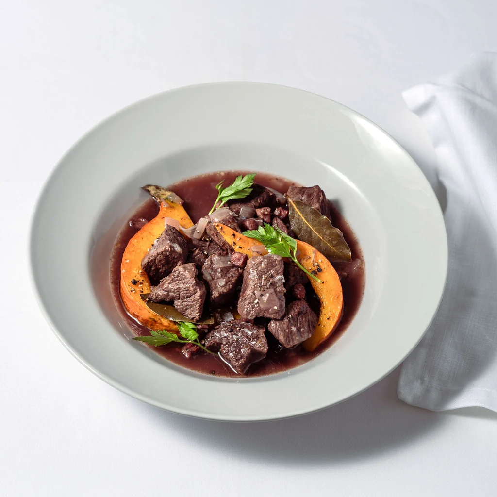 Ragoût de bœuf au vin rouge et aux lardons