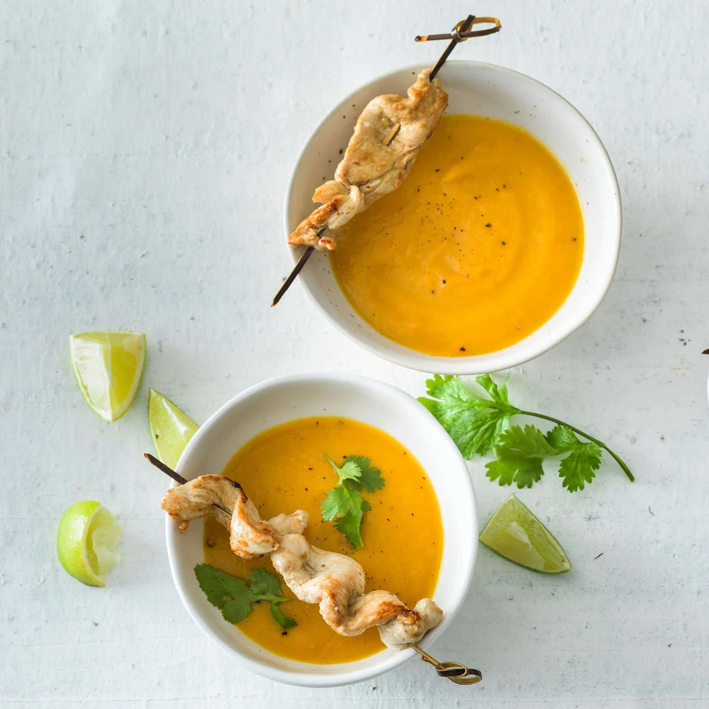 Soupe de carottes et patates douces avec poulet