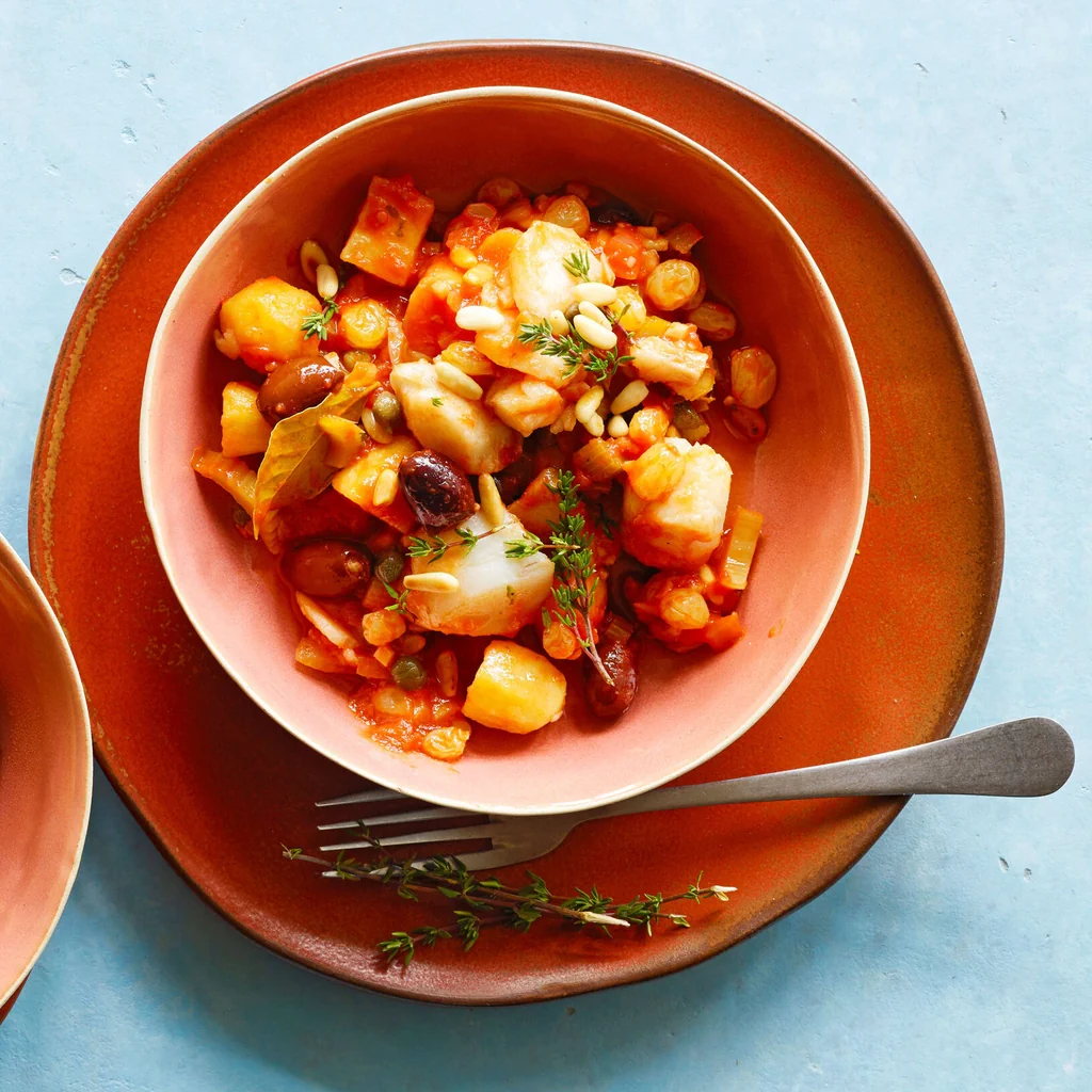 Cabillaud avec sauce tomate et pommes de terre