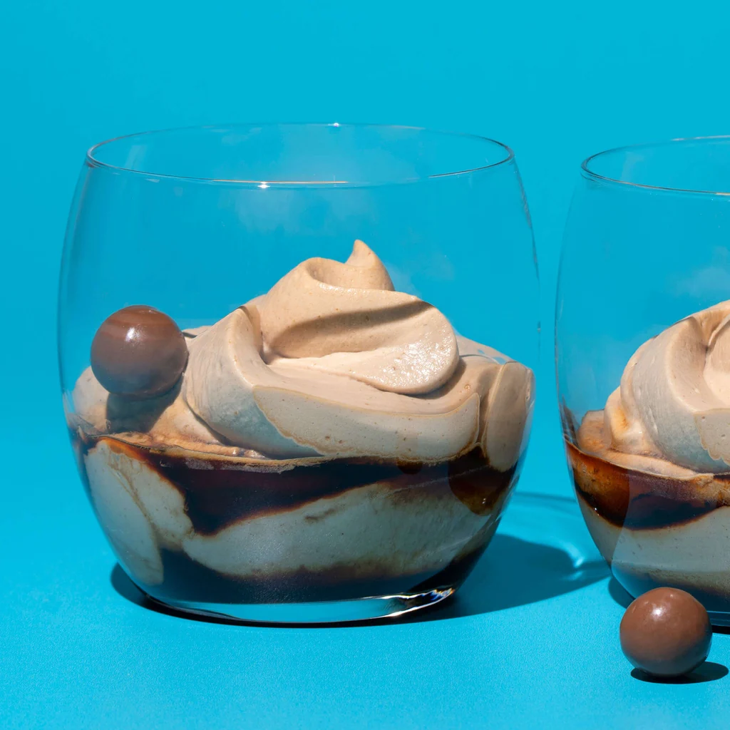 Crema al caffè con sciroppo al caffè