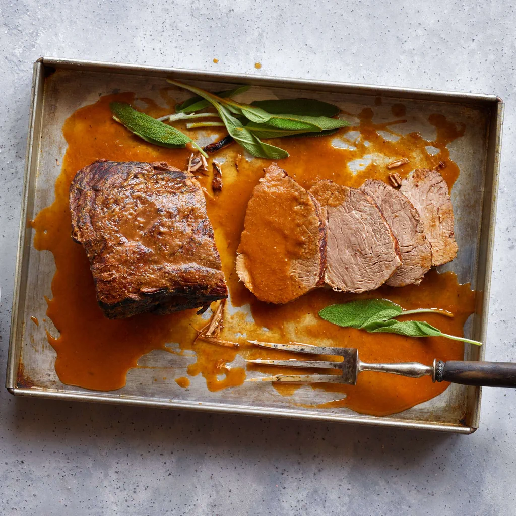 Rindsschmorbraten an Gemüsesauce