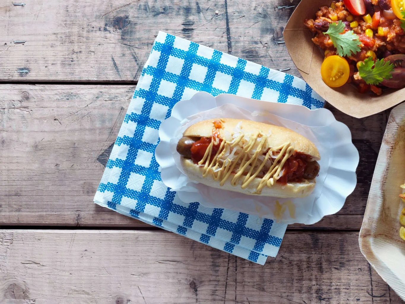 Hot dog vegetariano in stile newyorkese