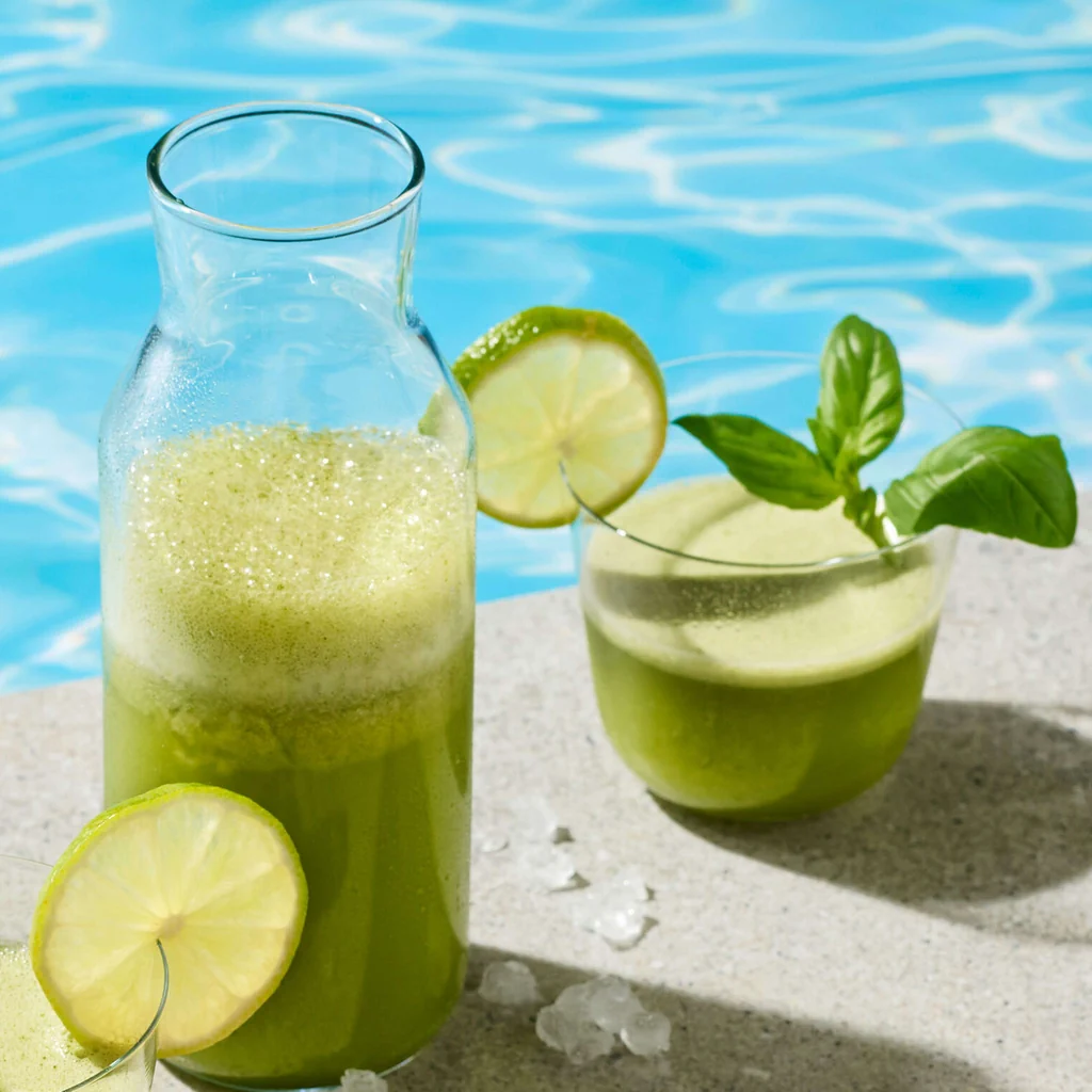 Kokoswasser-Kräuter-Limonade