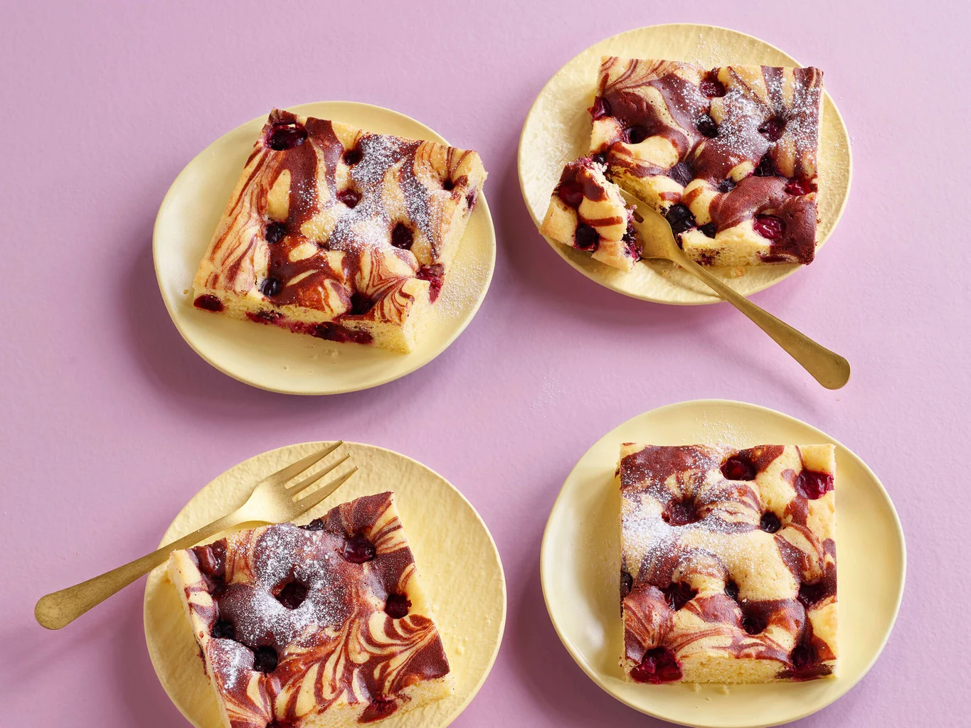 Torta marmorizzata alle ciliegie