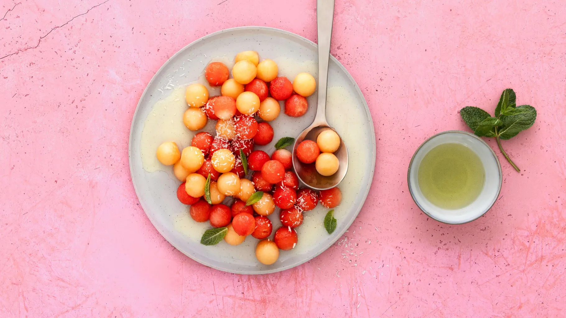 Billes de melon et de pastèque au sirop de concombre