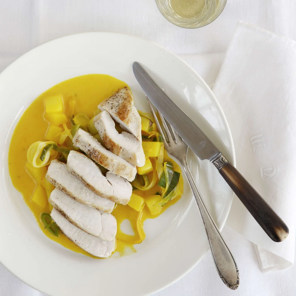 Pouletbrüstchen auf Safran-Lauch-Kartoffeln