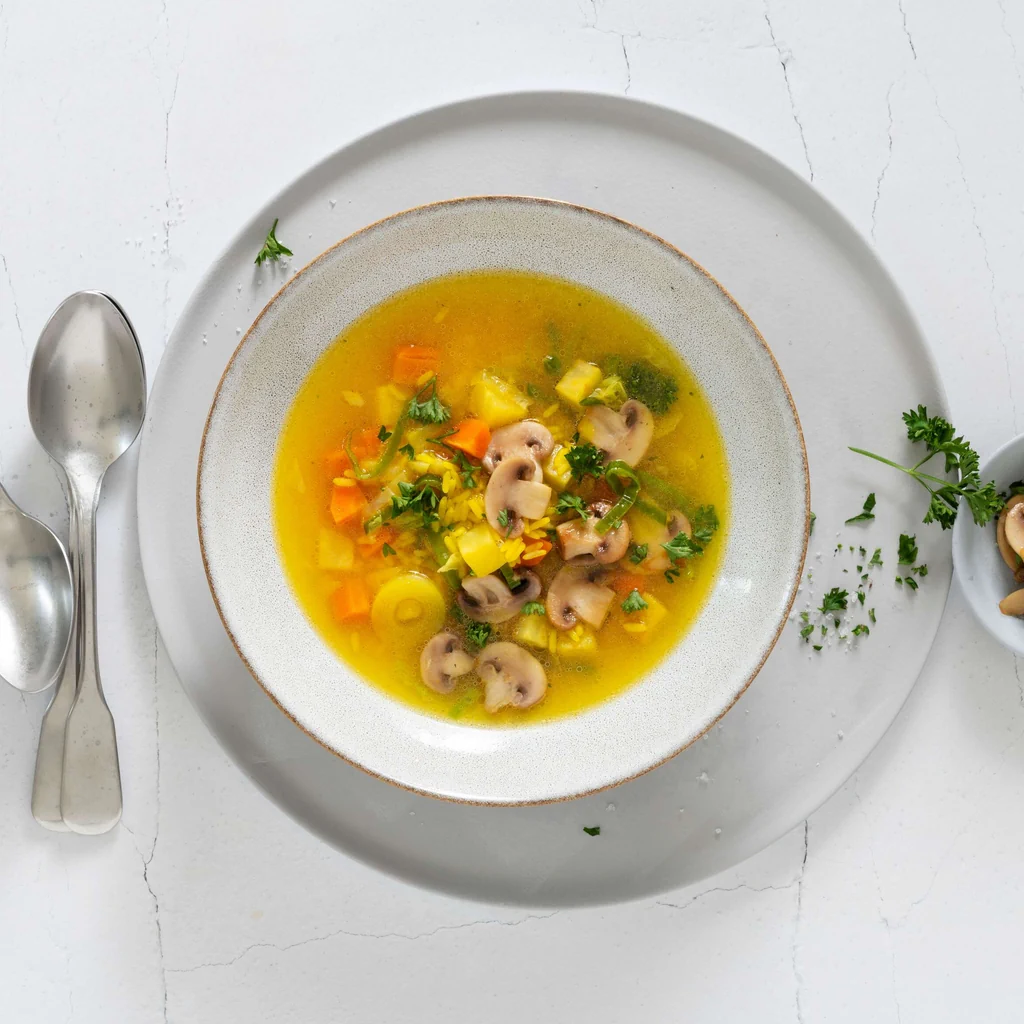 Safran-Gemüse-Suppe mit Reis