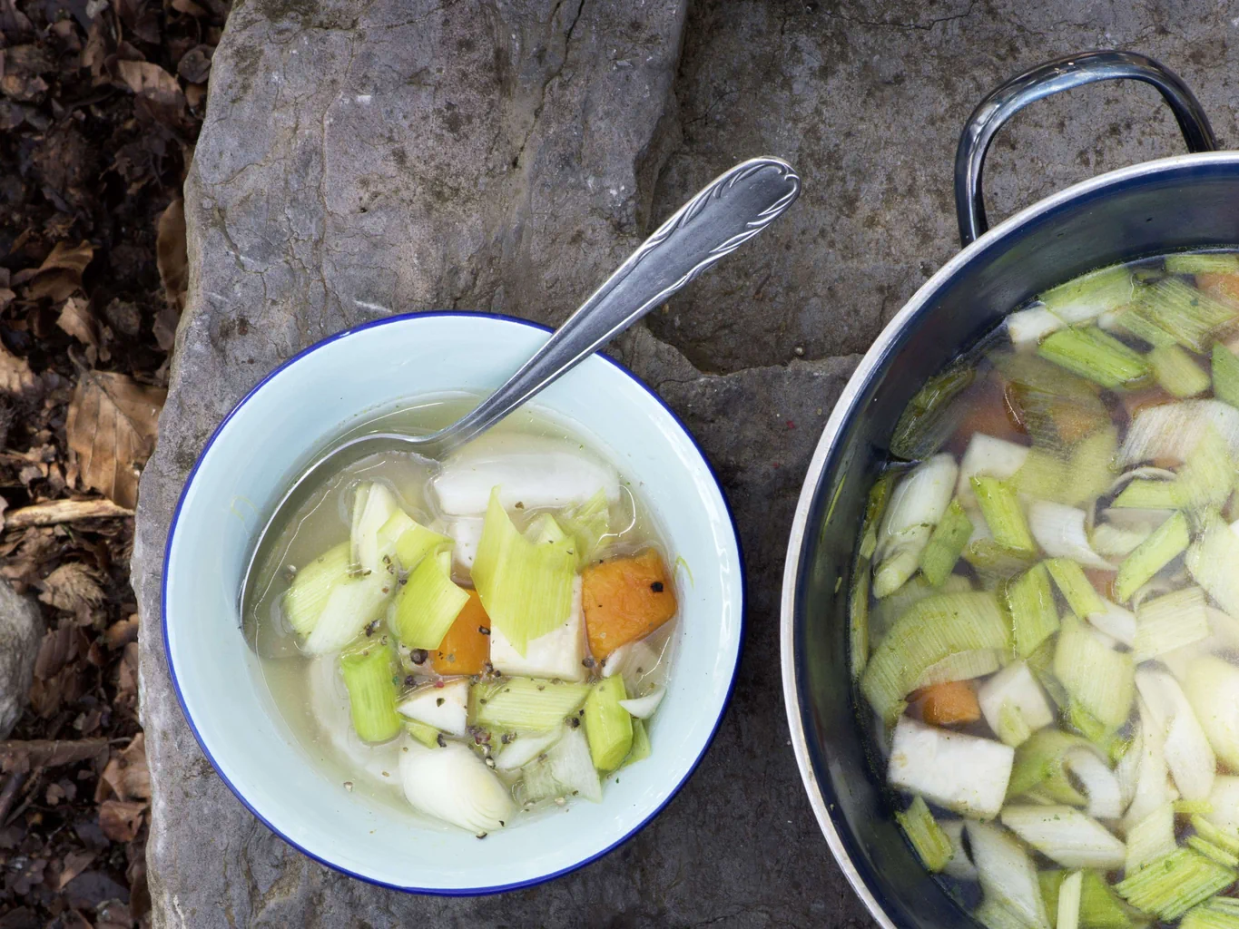 Zuppa di verdura e pesce