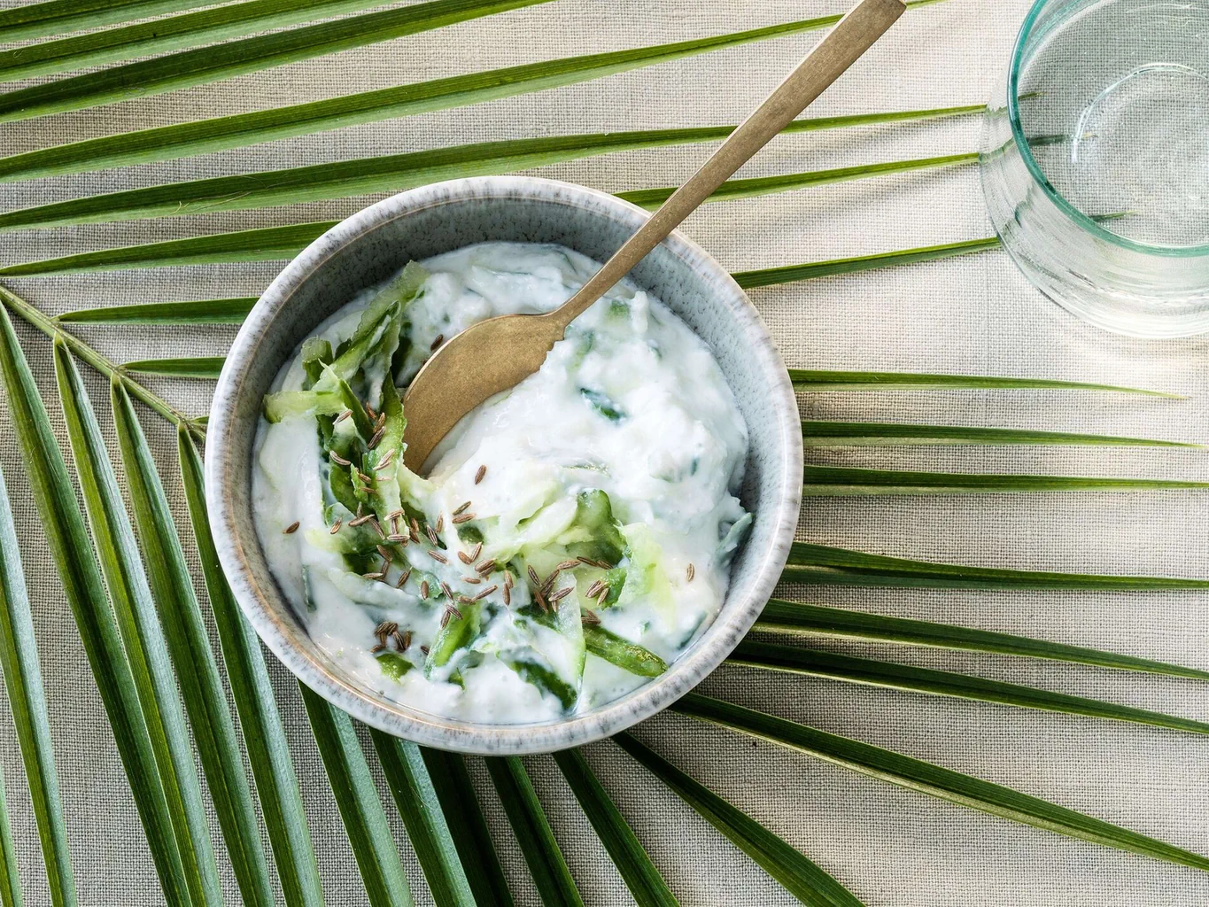 Raita al cetriolo e alla noce di cocco