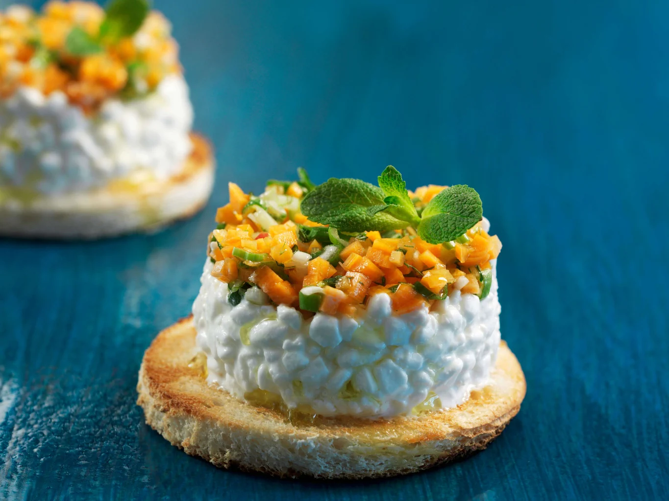 Karotten-Minze-Tatar mit Hüttenkäse