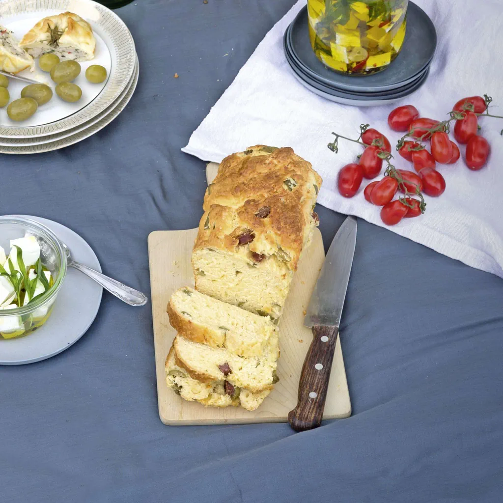Pane in cassetta alle olive con landjäger