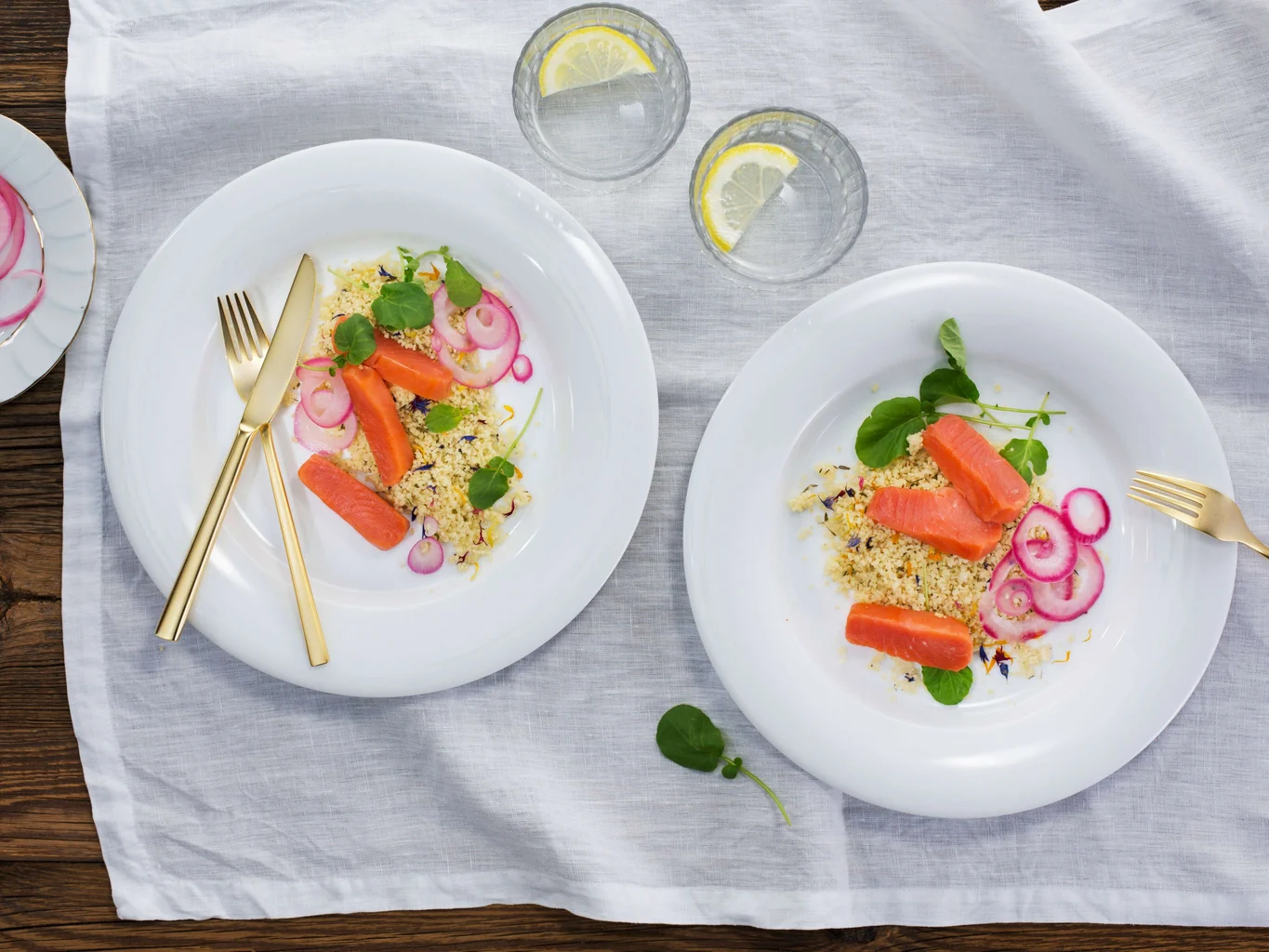 Couscous aux fleurs avec saumon