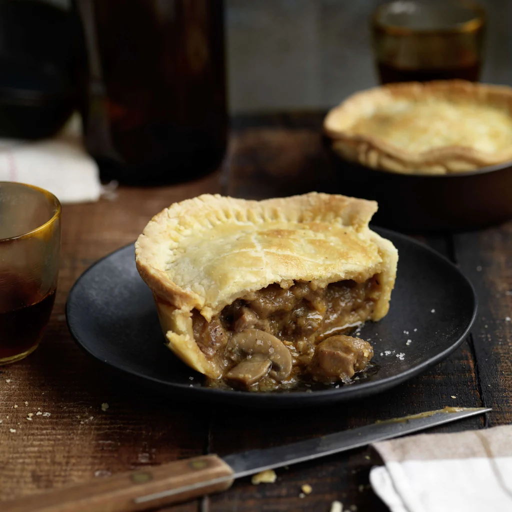Meat Pie mit Bier