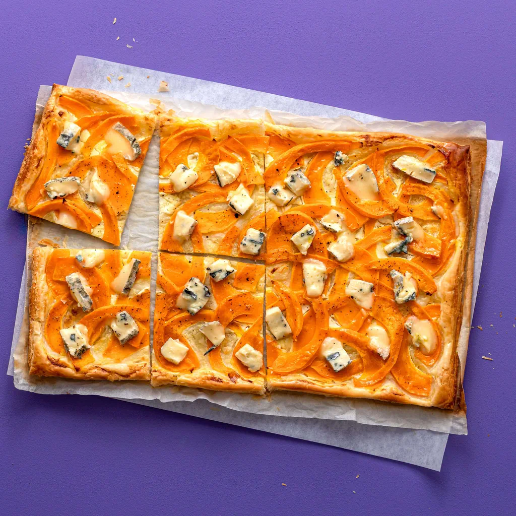 Kürbis-Tarte mit Blauschimmelkäse