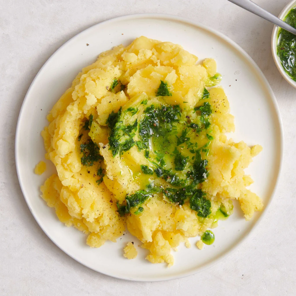 Kartoffelstampf mit Kräuteröl