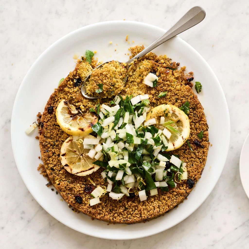 Couscous-Cake mit Krautstielsalat