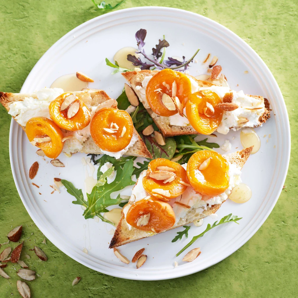Baguette au chèvre avec amandes fumées