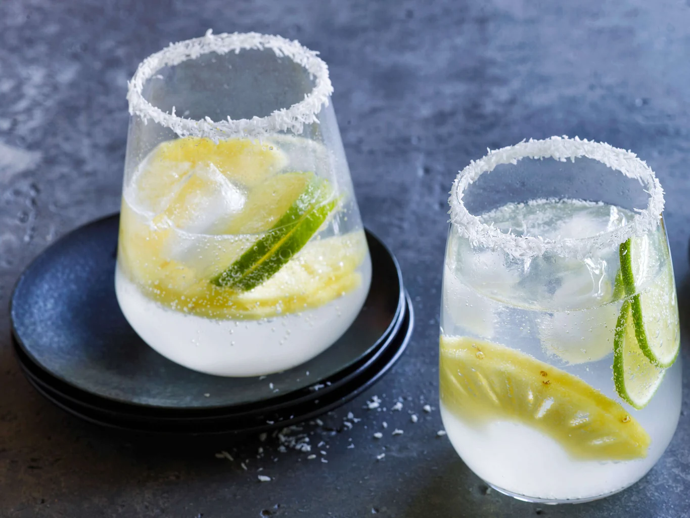 Kokos-Ananas-Limetten-Wasser