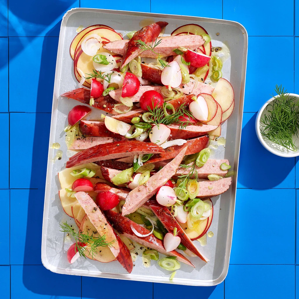 Insalata di salsiccia grigliata
