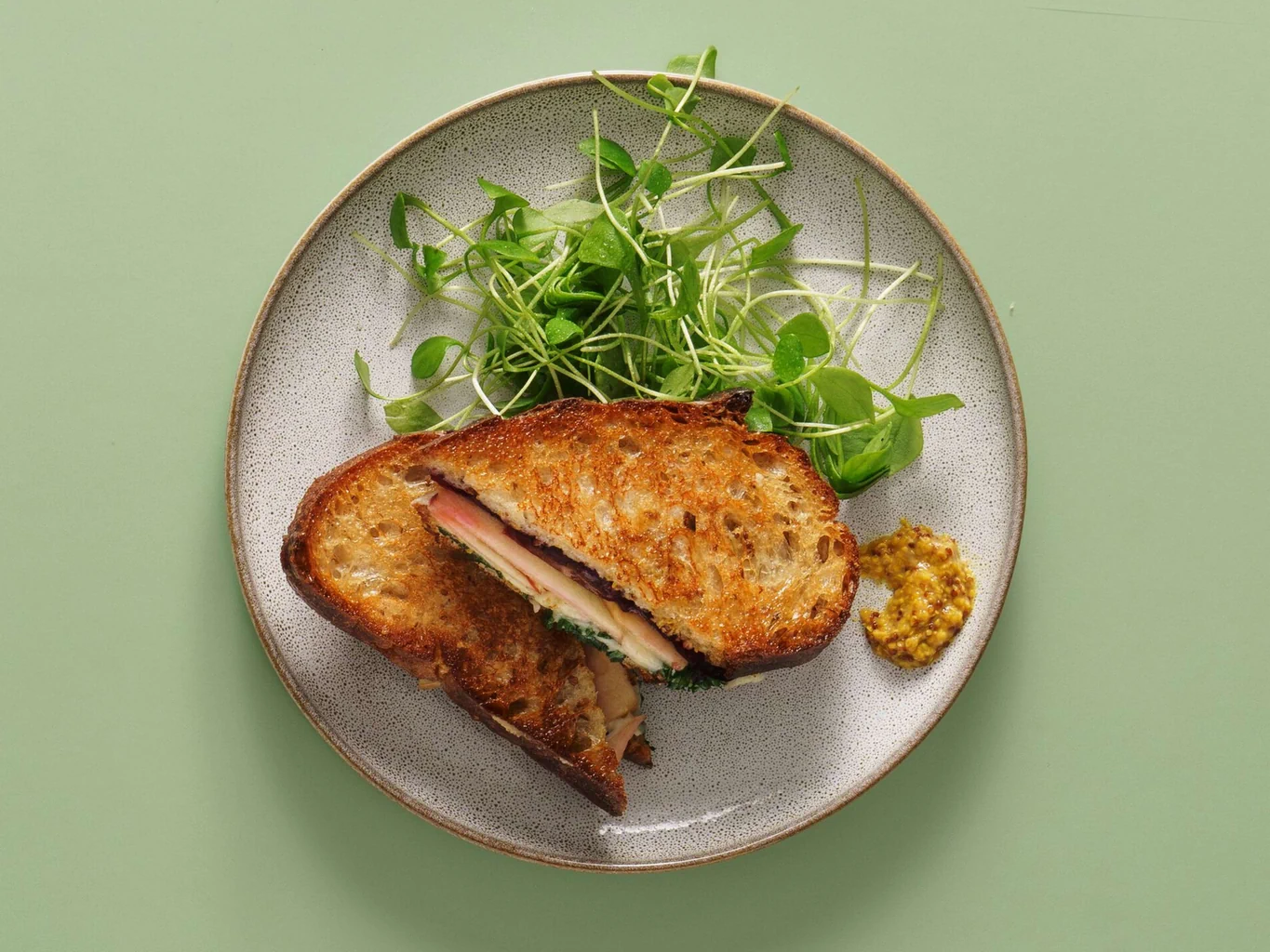Croque au fromage et à la pomme