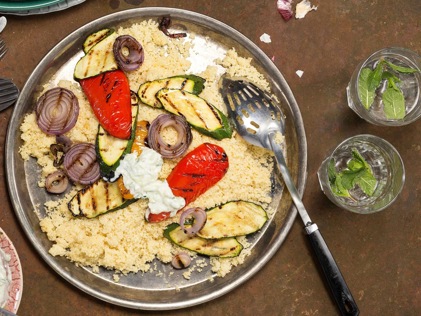 Légumes grillés sur couscous
