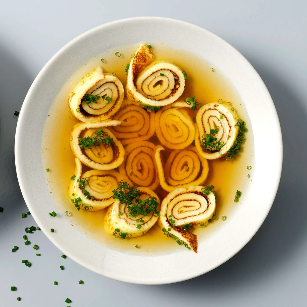 Tagliatelle di crêpe in brodo