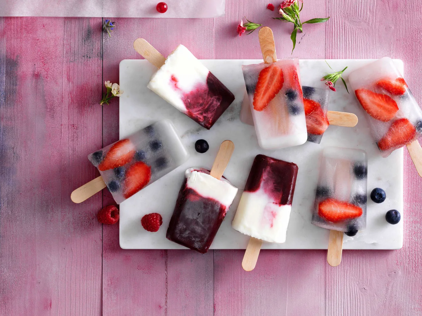 Beeren-Joghurt-Popsicles